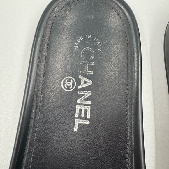 Chanel slide 💓 - Picture 6 of 10
